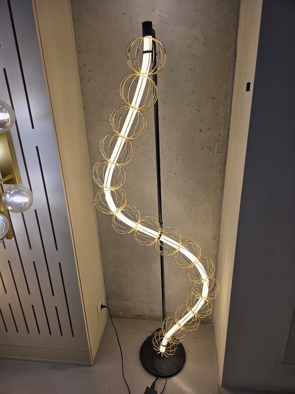 торшер maytoni golden cage mod216fl-l38g3k