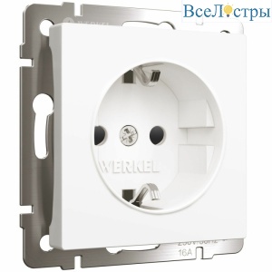 Розетка с заземлением и шторками Werkel 4690389184734 W1171161