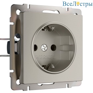 Розетка с/з со шторками Werkel W1271104 4690389211973 a069463