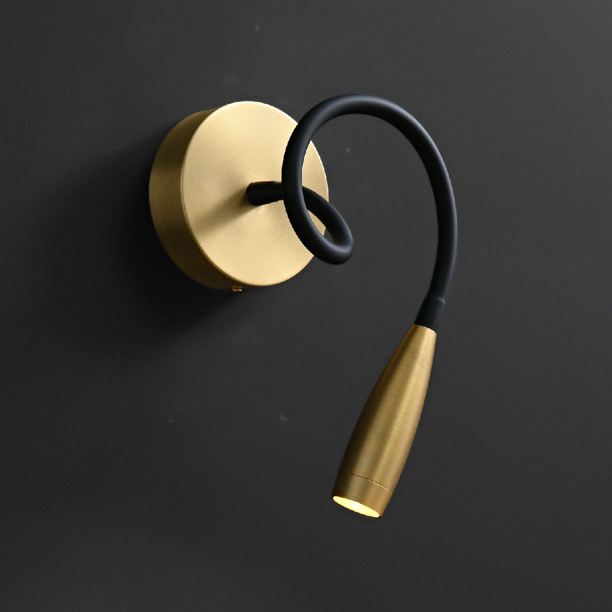 гибкое бра delight wall lamp mt9016-1w brass