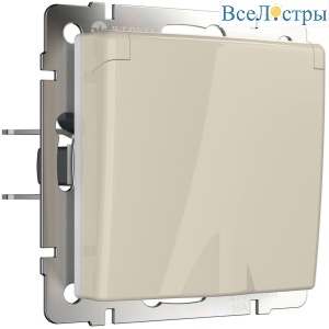 Розетка влагозащищенная с заземдением с защитной крышкой и шторками Werkel слоновая кость W1171203 4690389155765