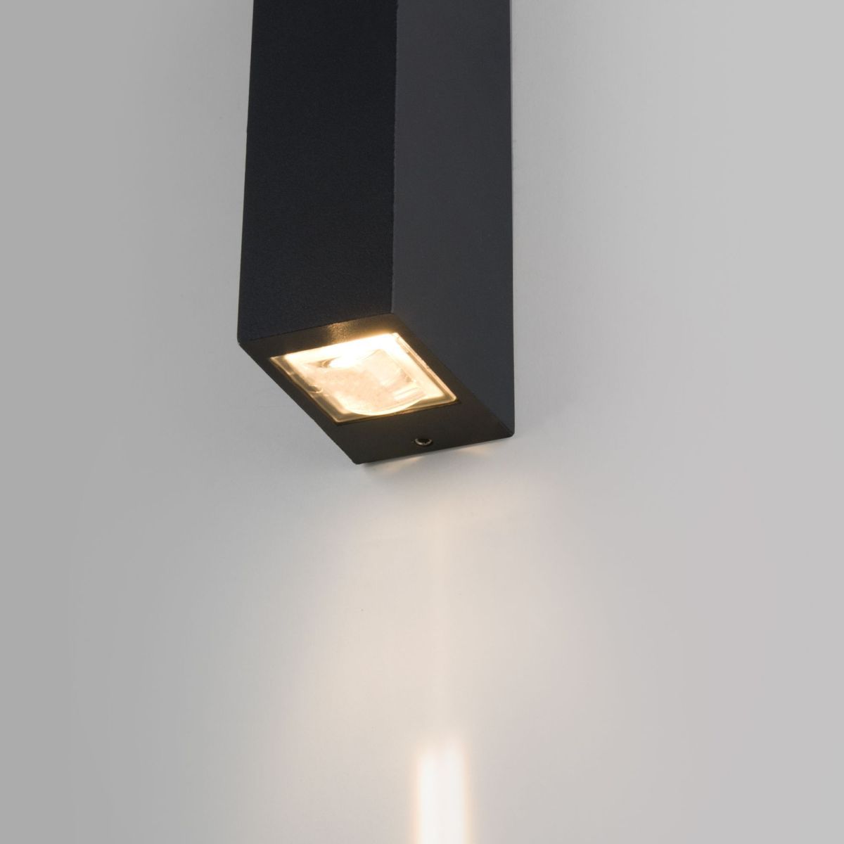 уличный настенный светильник elektrostandard blaze 35136/w черный 4690389219061 a072074