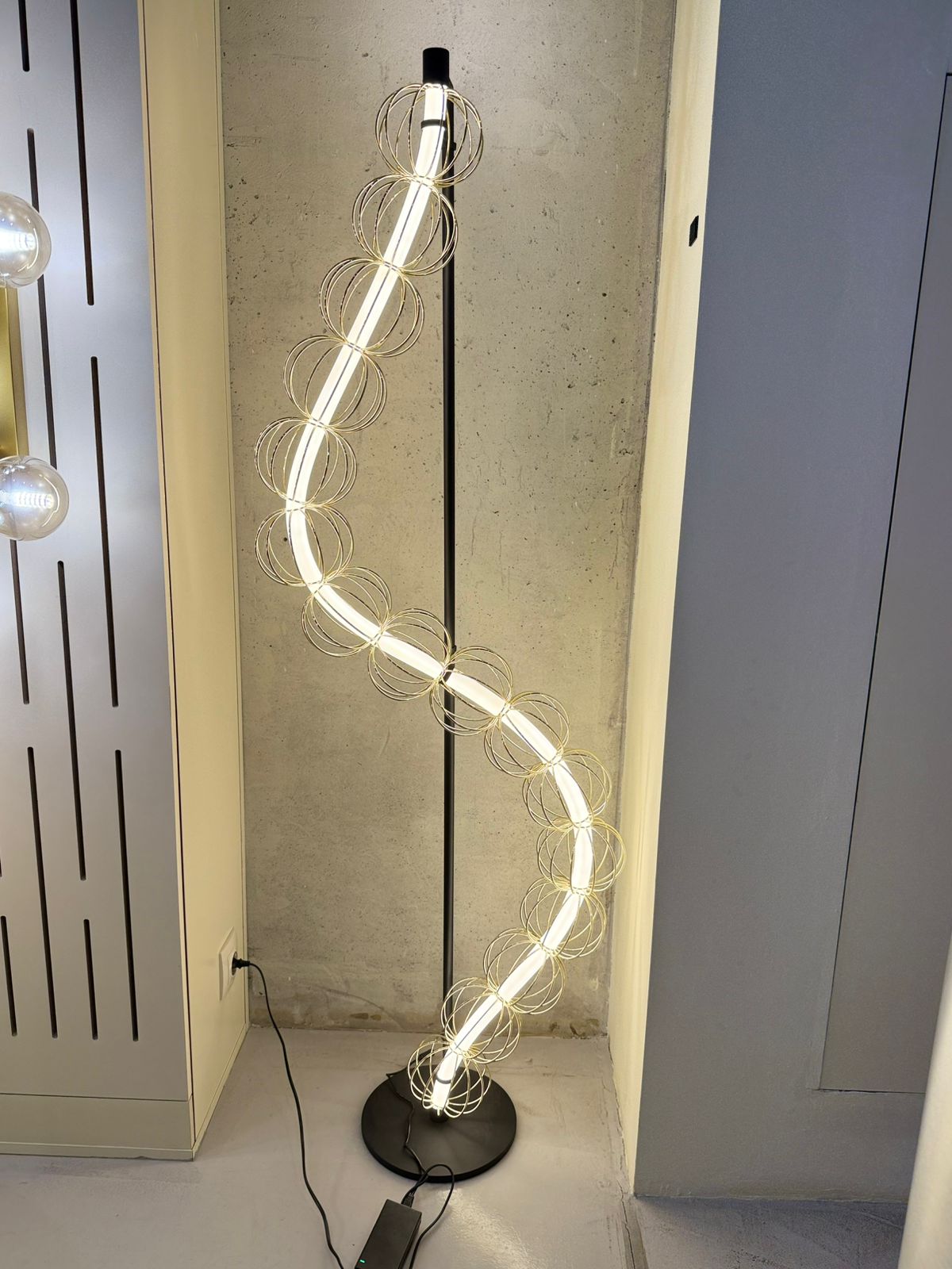 торшер maytoni golden cage mod216fl-l38g3k