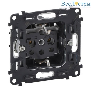 Розетка Legrand Valena Мех In Matic 16A 250V с/з винтовой зажим 753025