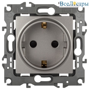 Розетка одноместная со шторками Эра 12-2102-16 Б0065651