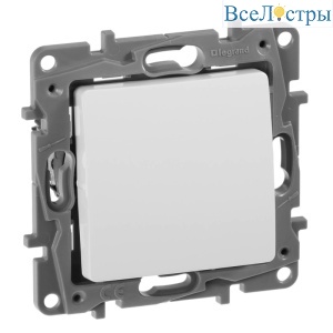 Выключатель кнопочный одноклавишный Legrand Etika 6A 250V белый 672214