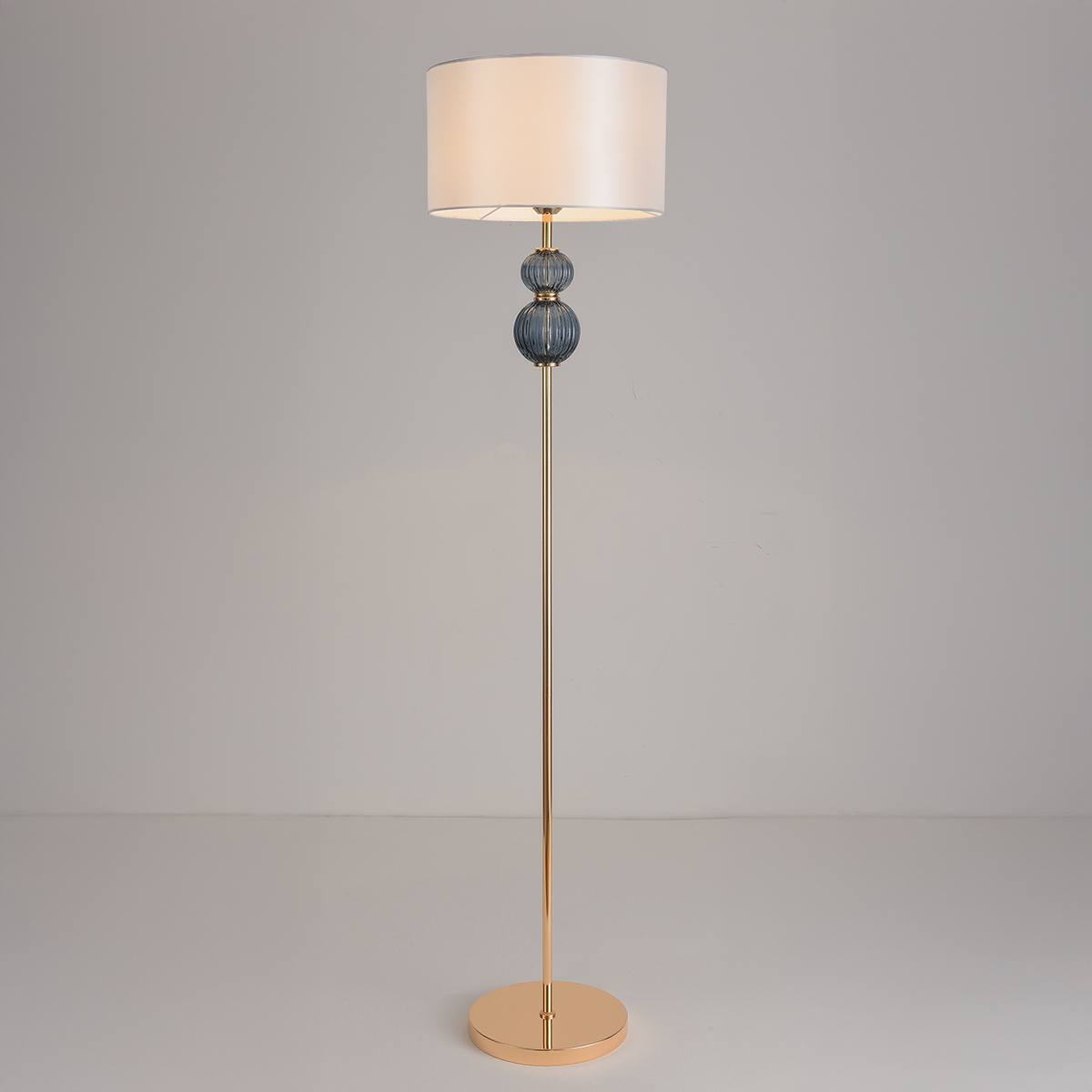 торшер lumion classi mikimito 8418/1f