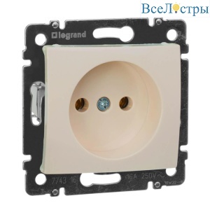Розетка 2К Legrand Valena 16A 250V б/з винтовой зажим слоновая кость 774316
