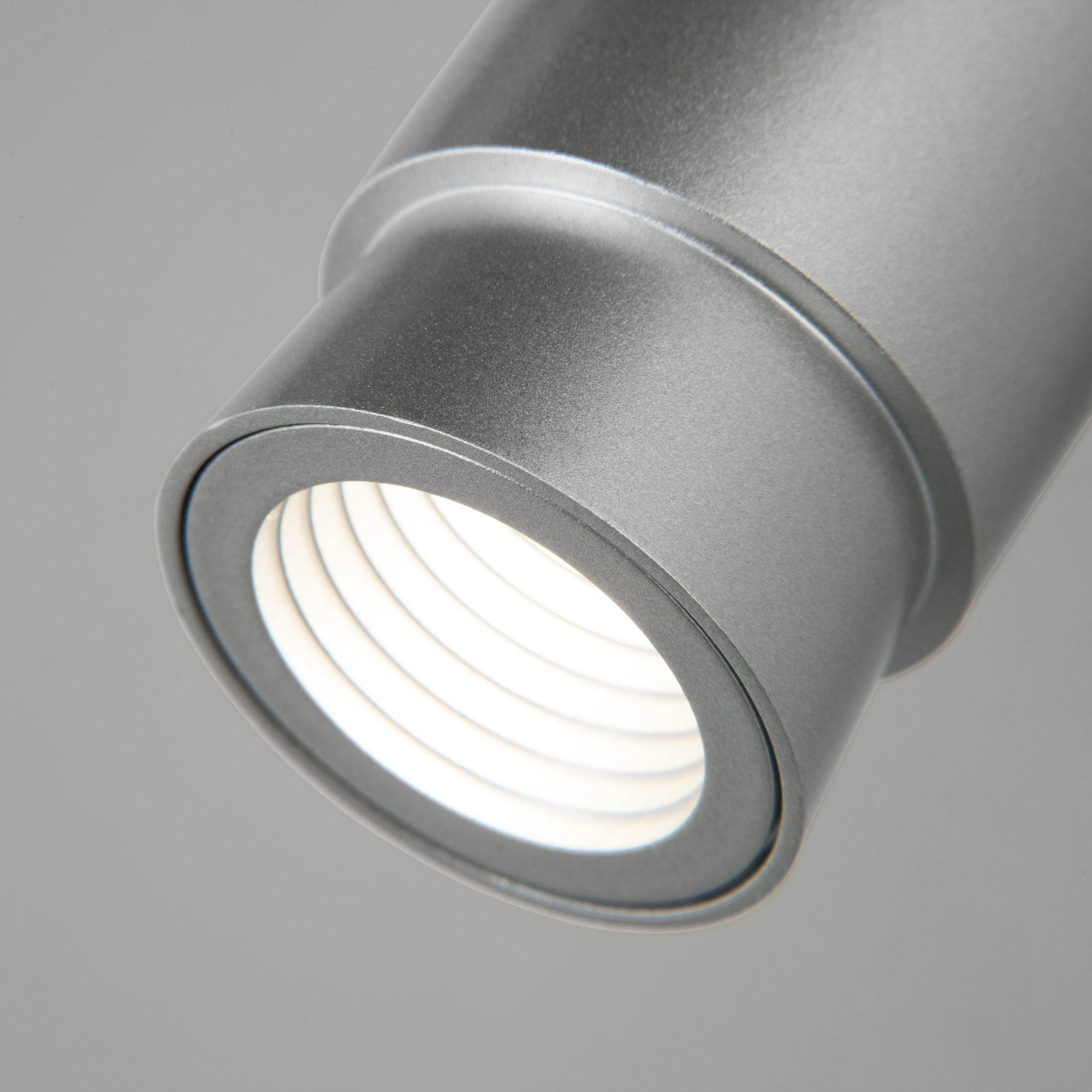 спот eurosvet plat 20125/1 led серебро