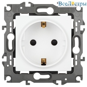 Розетка одноместная со шторками Эра 12-2102-01М Б0065661