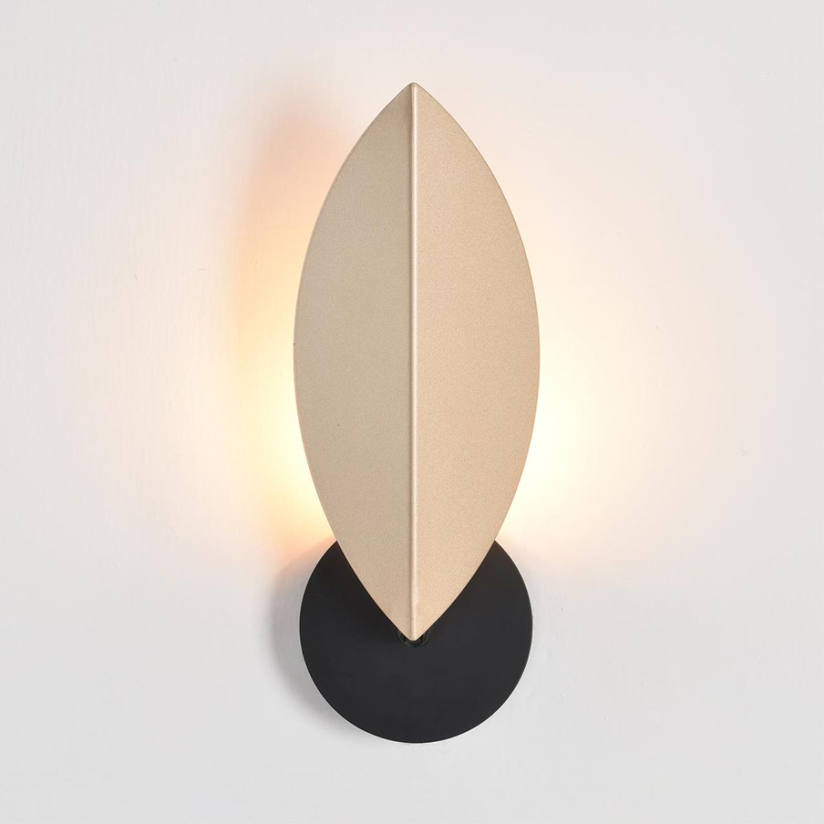 бра lumion moderni leaf 8396/1w