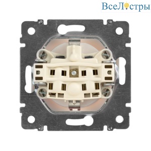 Розетка с/з со шторками Legrand Valena Classic 694269