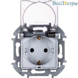Розетка с/з со шторками с защитной крышкой Legrand Inspiria 673742