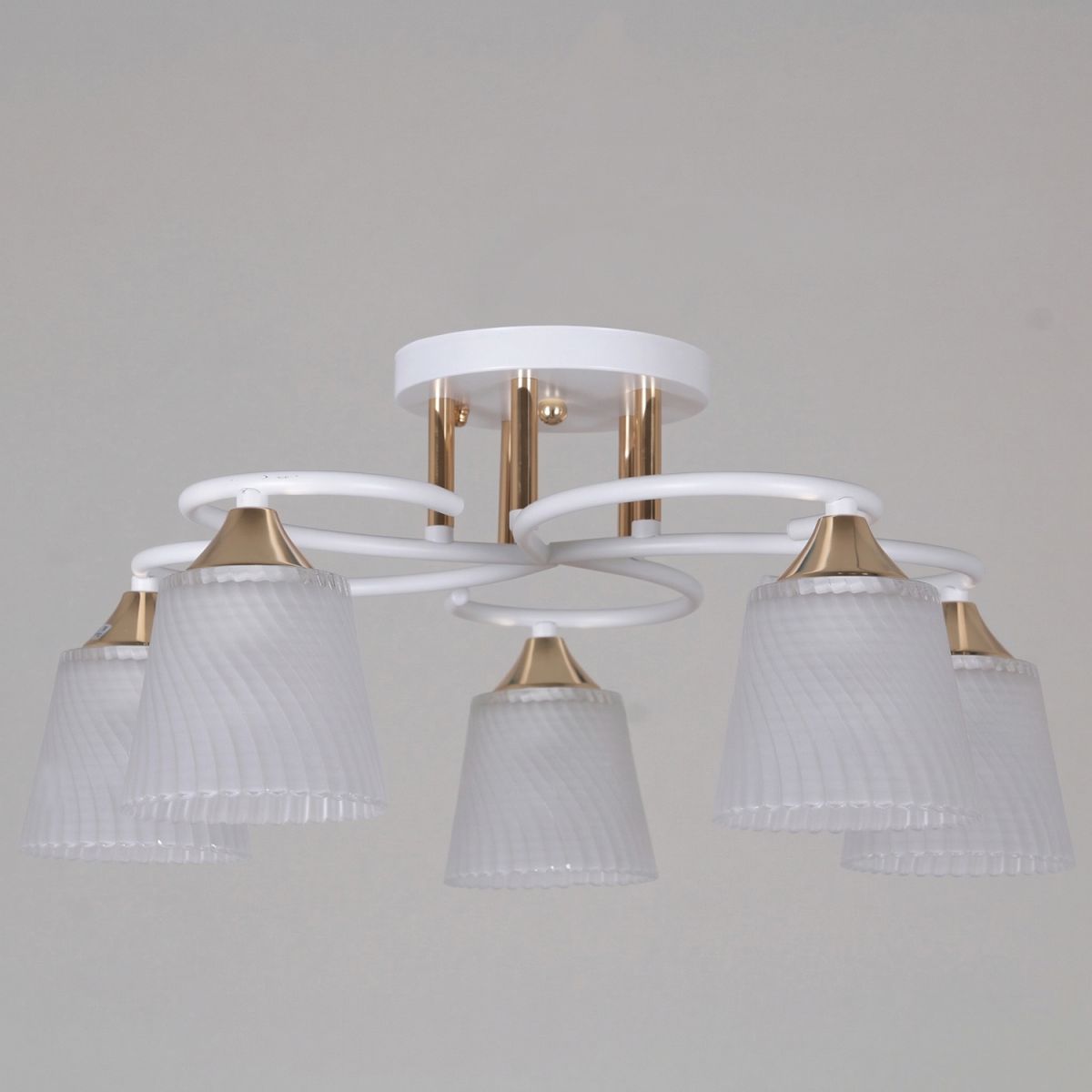 потолочная люстра reluce 06360-0.3-05 wh+fg