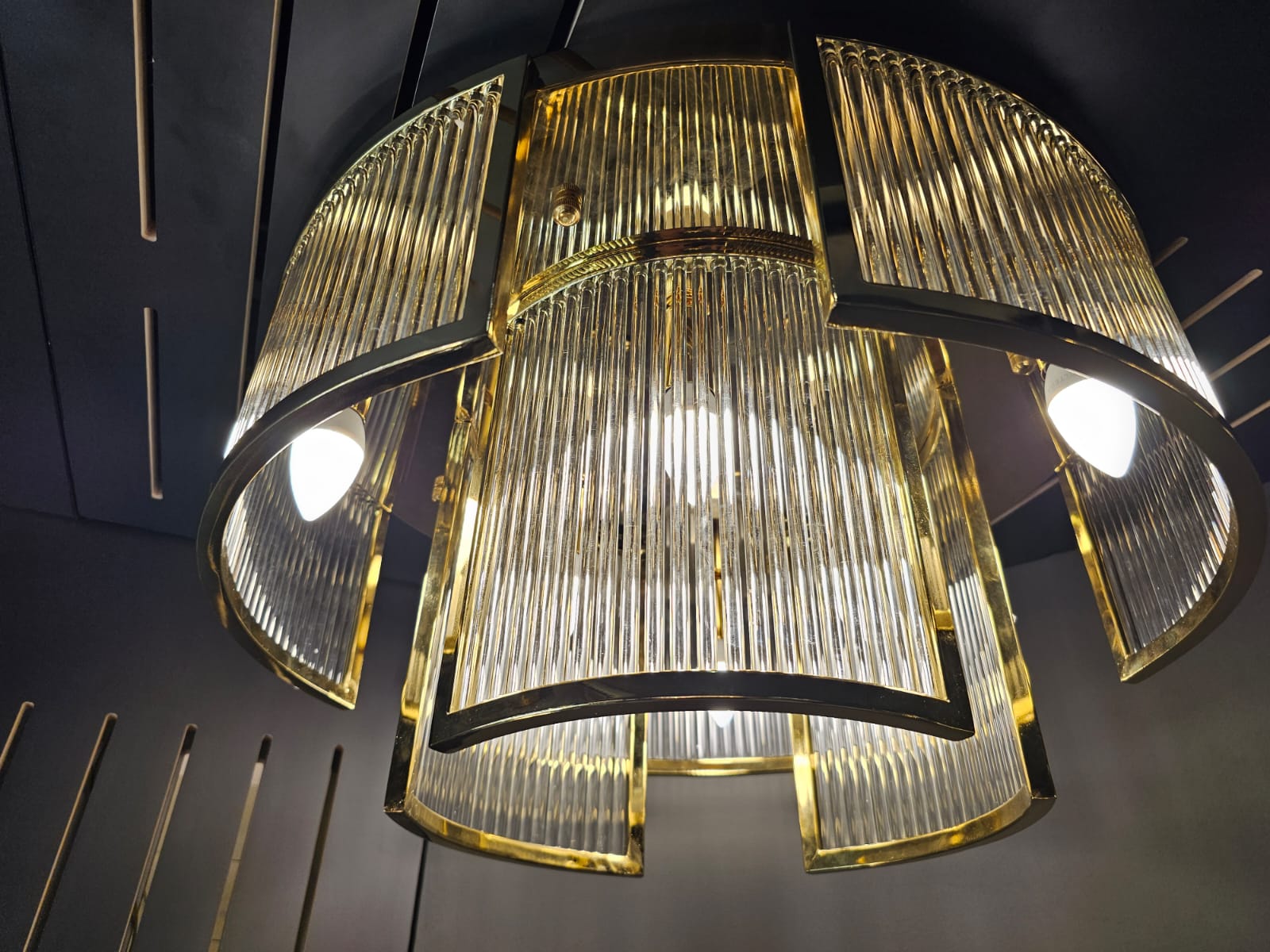 потолочная люстра maytoni frame mod174cl-06g