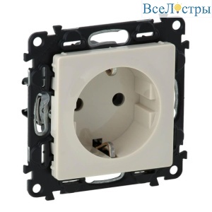 Розетка Legrand Valena Life 16A 250V с/з со шторками винтовой зажим слоновая кость 753524